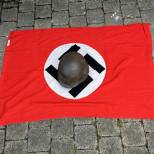 Drapeau d'Etat . 