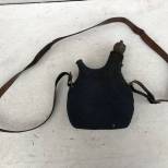 Gourde individuelle 1 Litre Mdle 1877 Housse Drap GDFB et sangle cuir noir 