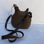 Gourde individuelle Mdle 1877/35 et sangle longue cuir marron 