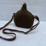 Gourde individuelle Mdle 1935 et longue sangle cuir marron 