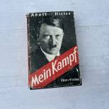 Livre Mein Kampf et jaquette 