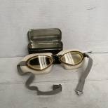 Lunettes Mdle 1938 troupe motorisée et boitier métallique