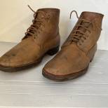 Paire de brodequins Mdle 1917 troupe cloutés cuir marron 