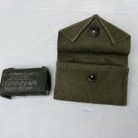 Pochette à pansement individuel Mdle 1942 et pansement 