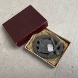 WH Badge assaut général classe argent , boitier et papier soie 