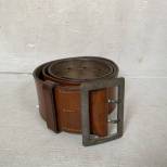 WH Ceinturon officier boucle fer à deux ardillons , cuir marron 