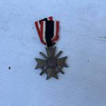 WH Croix de mérite  2éme classe Mdle 1939 avec glaives 