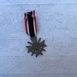 WH Croix de mérite 2éme classe 1939 avec glaives 