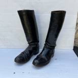 WH Paire de bottes en cuir noir 