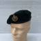 Commando Béret drap  vert et insigne en laiton doré 