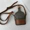 Gourde individuelle de cavalerie Mdle 1884 et harnais cuir fauve 