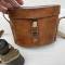 Paire de jumelles Mdle 1935 et etui cuir marron , sangle 