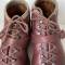 Paire de brodequins cloutés de montagne cuir brun rouge 