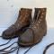 Paire de brodequins cloutés de montagne Mdle 1940 cuir marron 