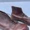Paire de brodequins cloutés officier cuir marron 