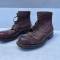 Paire de brodequins cloutés officier cuir marron 