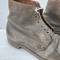 Paire de brodequins cloutés troupe Mdle 1917 cuir marron 