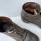 Paire de brodequins cloutés troupe Mdle 1917 cuir marron 