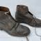 Paire de brodequins cloutés troupe Mdle 1917 cuir marron 