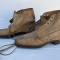 Paire de brodequins cloutés troupe Mdle 1917 cuir retourné fauve 
