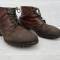 WH Paire de brodequins troupe cloutés cuir marron