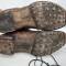 WH Paire de brodequins troupe cloutés cuir marron