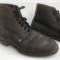Paire de brodequins troupe cloutés Mdle 1917 cuir noir 