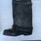 Paire de surbottes de tranchée caoutchouc et sangles noires 