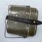 WH Gamelle individuelle Mdle 1931 alu peint vert olive et sangle cuir 