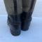 WH Paire de bottes cloutées Grand froid feutre et cuir noir 