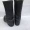 WH Paire de bottes cloutées troupe cuir noir 