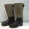 WH Paire de bottes grand froid feutre et cuir noir  et marron 