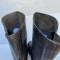 WH Paire de bottes troupe cloutées cuir noir 