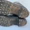 WH Paire de bottes troupe cloutées cuir noir 