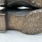 WH Paire de bottes troupe cloutées cuir noir 