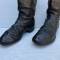 WH Paire de bottes troupe cloutées cuir noir 