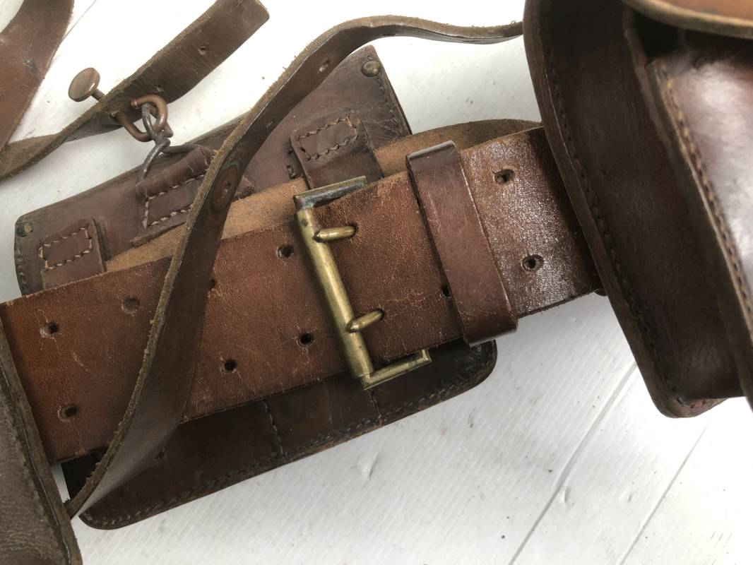 Brelage En Cuir Réglementaire Armée Française - 11 Trous (après-guerre)