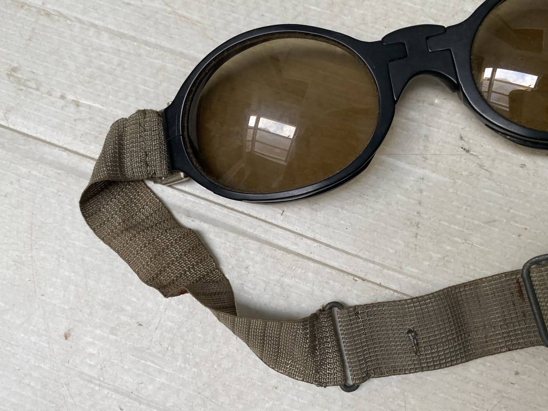 DESIGN - Lunettes de soleil pilote avec verres noirs fumés - Noir